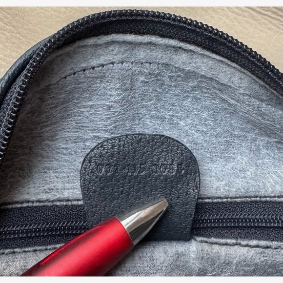 Authentic Vintage Gucci Canteen Navy Monogram Canvas Leather Round Crossbody Bag - Picture 8 of 11